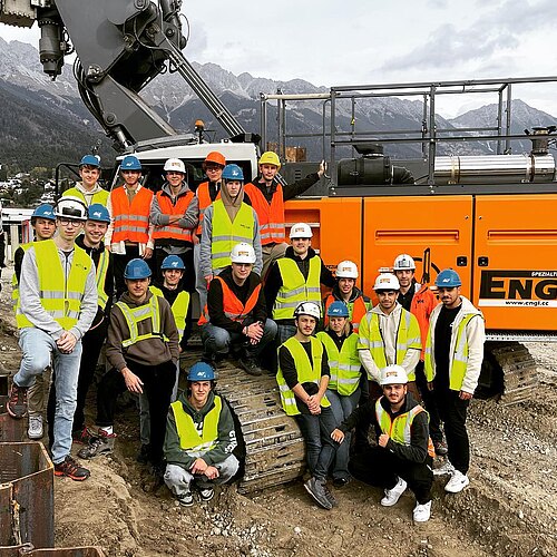 letzte Woche durften wir 3 Klassen der #HTL Bau Innsbruck  auf unserer neuen Großbaustelle Westpark in Innsbruck...
